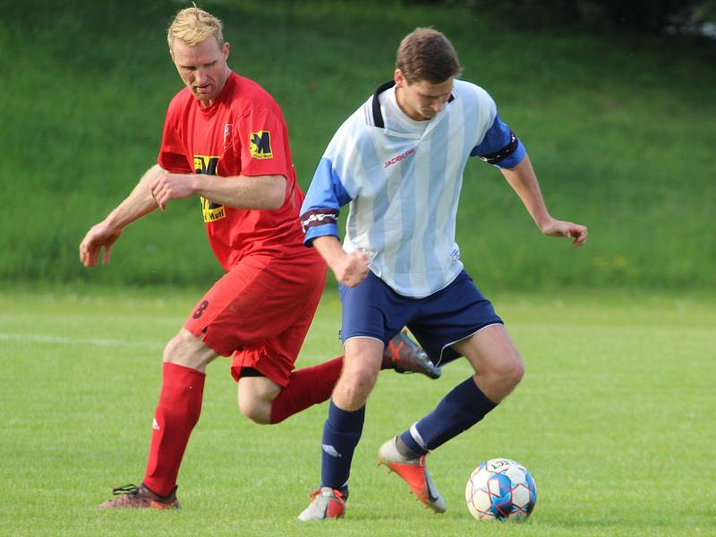 Letní liga Pivovaru Kutná Hora: TJ Viktoria Sedlec - TJ Sokol Červené Janovice 3:4 (0:2).