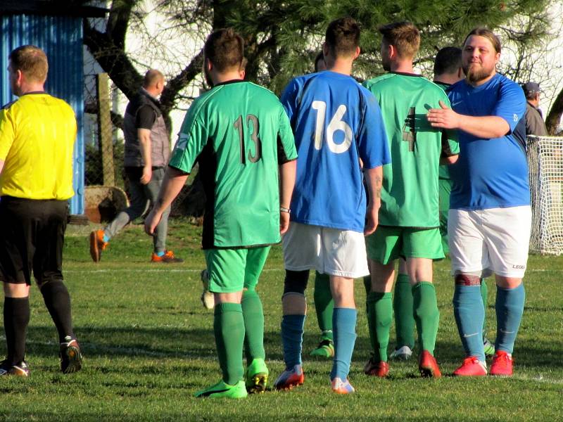 Fotbalová III. třída: SK Kluky - TJ Sokol Červené Janovice 2:1 (0:0).