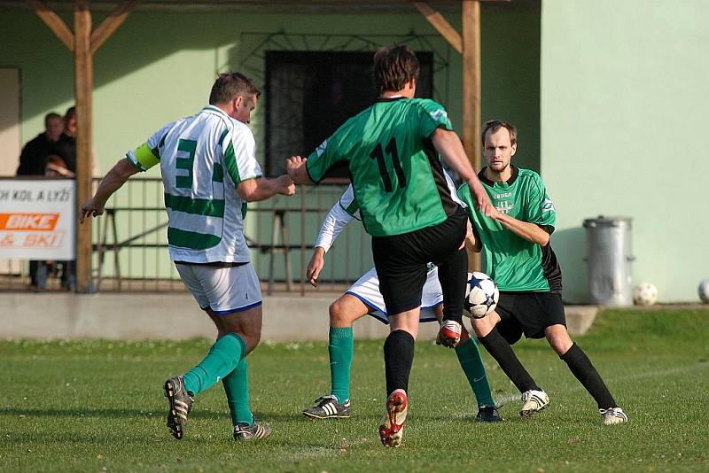 10. kolo III. třídy: Kluky - Sázava B, 23. října 2010.