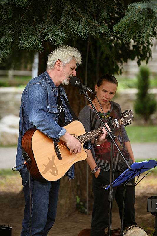 Park pod Vlašským dvorem se dočkal slavnostního otevření.