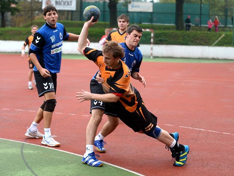 Kutnohorští házenkáři porazili Lokomotivu Vršovice, 13. října 2013.