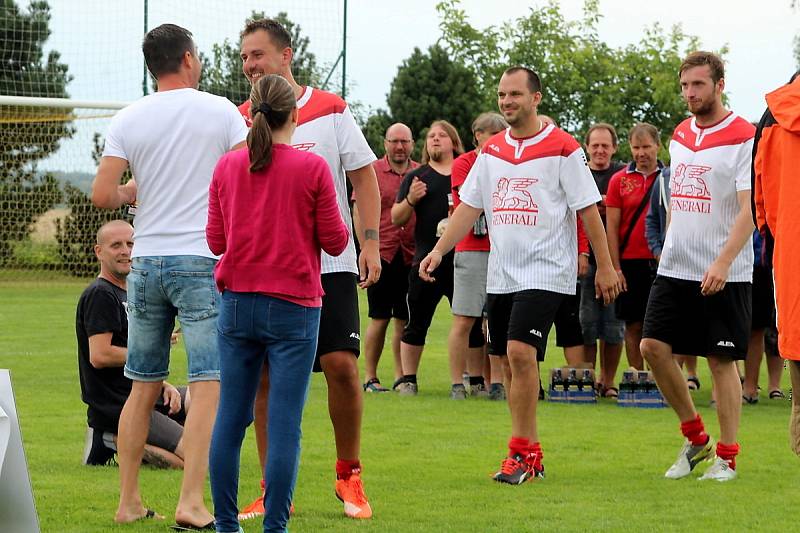 Z pátého ročníku charitativního turnaje 'O pohár Generali pojišťovny' ve Zbraslavicích.