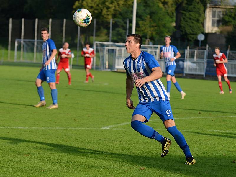 Ve 4. kole Fortuna Divize porazila Čáslav na domácím hřišti Dvůr Králové nad Labem 3:0.