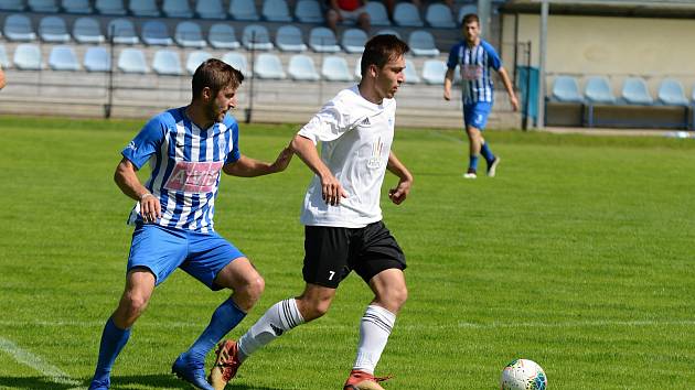 Přípravné utkání mezi fotbalisty Čáslavi a Kolína skončilo v sobotu 27. června 2020 remízou 3:3.