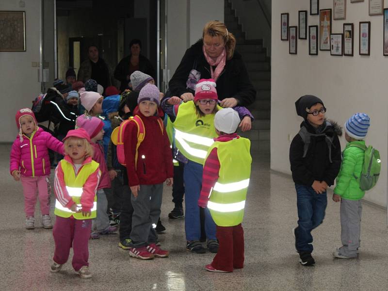 Hasiči četli v Kutné Hoře dětem, 13. 10. 2016