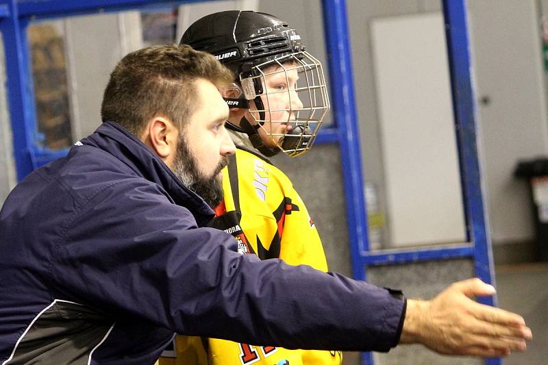 Hokejové mistrovské utkání krajské ligy mladších žáků: SK Sršni Kutná Hora - HC Benátky nad Jizerou 2:5 (1:1, 1:2, 0:2).