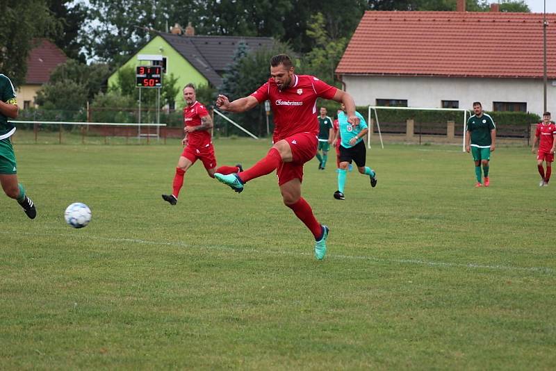 Z fotbalového utkání okresního přeboru Červené Janovice - Horní Bučice (8:2)