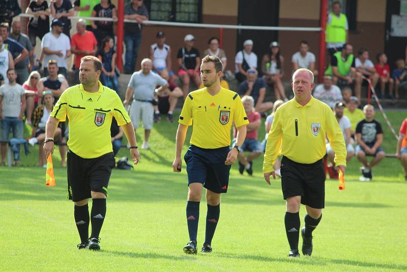 Fotbalová III. třída: TJ Viktoria Sedlec B - TJ Sokol Červené Janovice 4:8 (1:4).