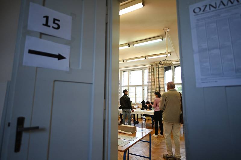 Parlamentní volby na Střední průmyslové škole v Kutné Hoře.