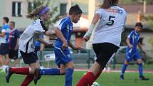 Fotbalový okresní přebor mladších žáků: FK Čáslav dívky - TJ Sokol Golčův Jeníkov 8:4 (4:1).