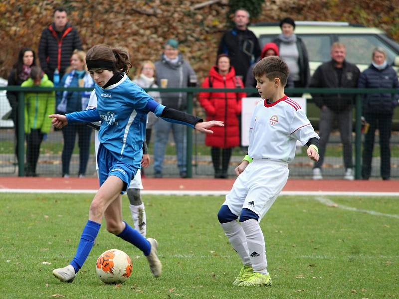 Fotbalový okresní přebor starších žáků: FK Čáslav dívky - TJ Star Tupadly 1:1 (0:0).