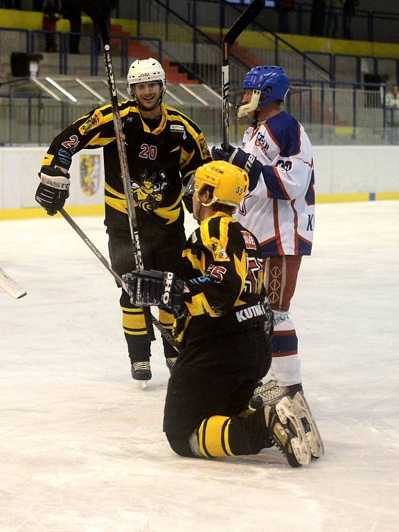 Hokejisté SK Sršni Kutná Hora porazili Hvězdu Kladno, 6. října 2013.