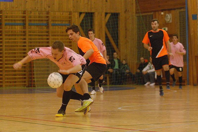 8. hrací den Club Deportivo futsalové ligy, 5. ledna 2012.