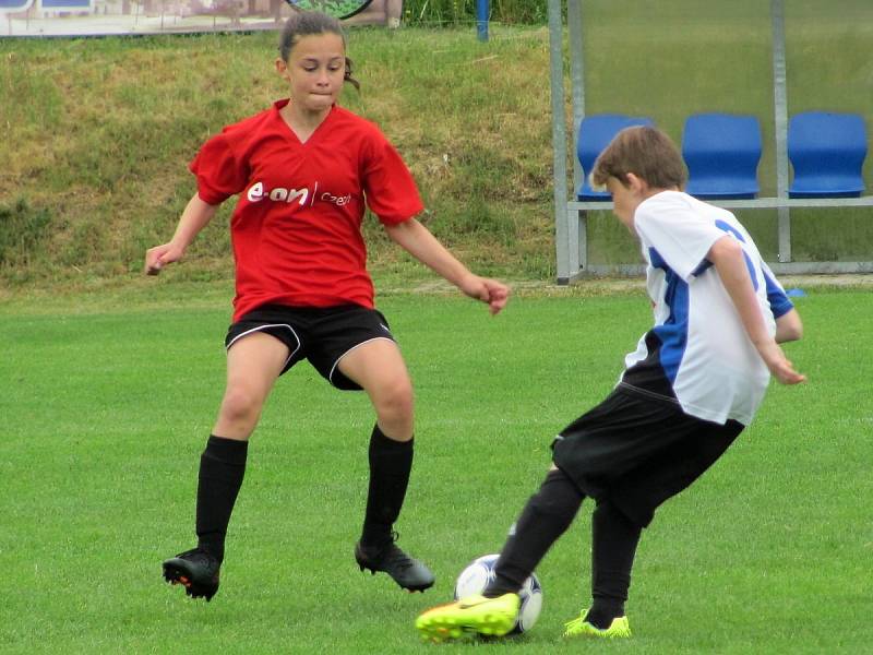 První finále okresního přeboru mladších žáků, neděle 4. června 2017: Sokol Družba Suchdol - FK Čáslav E 1:7.