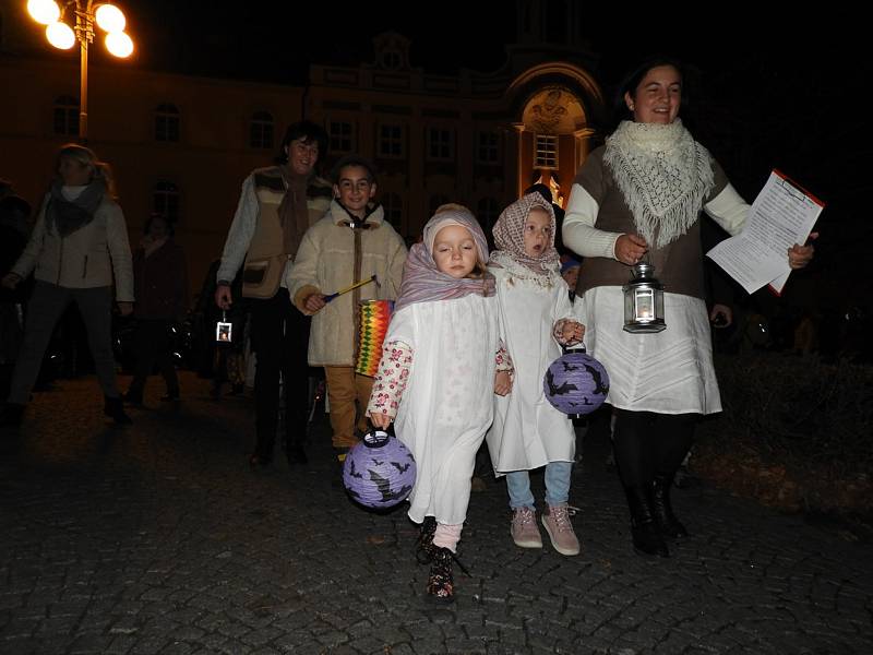 Svatomartinský průvod prošel centrem Čáslavi.