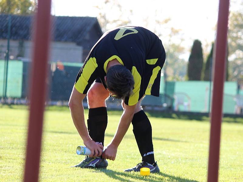 Fotbalová III. třída: TJ Sokol Červené Janovice - FK Záboří nad Labem 2:4 (1:1).