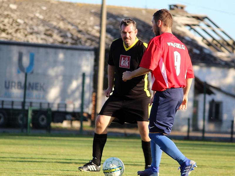 Fotbalová III. třída: TJ Sokol Červené Janovice - FK Záboří nad Labem 2:4 (1:1).