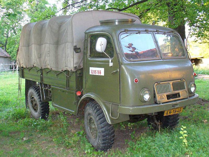 Automobil T - 805 SDH Hraběšín.