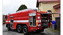 V Ratajích slavnostně uvedli do provozu nové vozidlo a přístavbu hasičské zbrojnice.