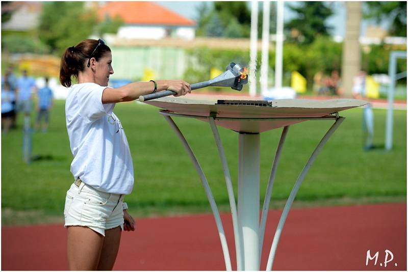 Zuzana Hejnová pomohla zahájit Městské hry 6. olympiády dětí a mládeže v Kutné Hoře, 12. června 2014.