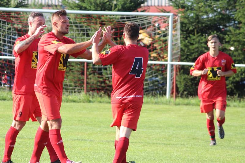 První kolo Poháru Okresního fotbalového svazu Kutná Hora: TJ Sokol Červené Janovice - TJ Sokol Kaňk 3:2 (3:2).