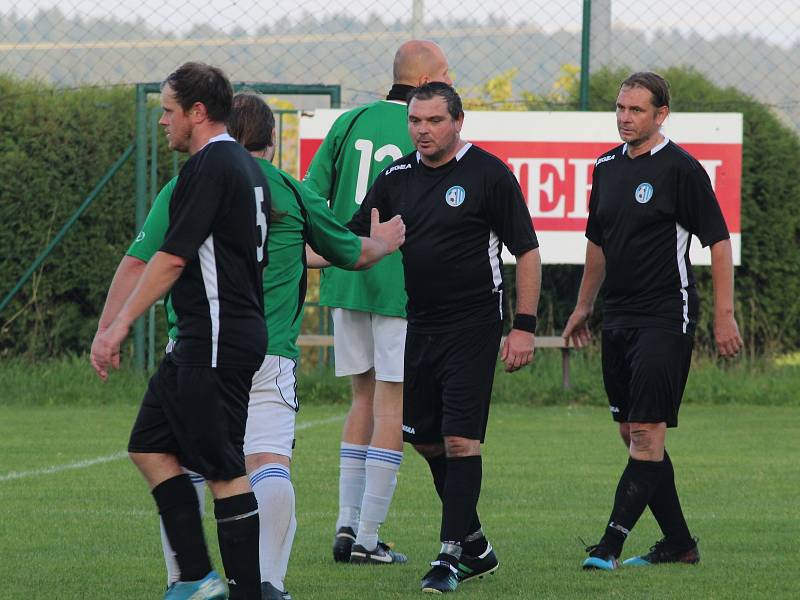Fotbalová IV. třída, skupina B: SK Zbraslavice B - TJ Sokol Kaňk B 1:3 (1:0).