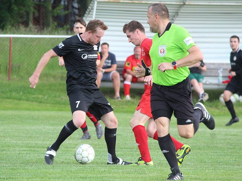 Letní liga Pivovaru Kutná Hora: TJ Sokol Červené Janovice - SK Malešov 7:3 (3:1).