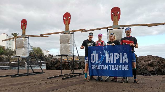 Olympia Spartan Training v Tenerife. Zleva Michal Pavlík, Martina Pavlíková, Monika Andělová a Jakub Vencl.