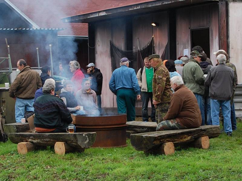 Výlov v Kácově 25. října 2014.