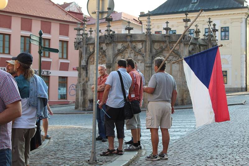 Z průvodu Kutnou Horou k připomínce srpna 1968.