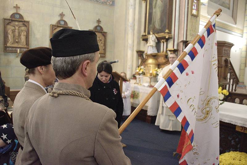 Svěcení sokolského praporu v Červených Janovicích.