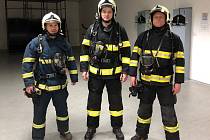Čevenojanovičtí dobrovolní hasiči před absolvováním výcviku.