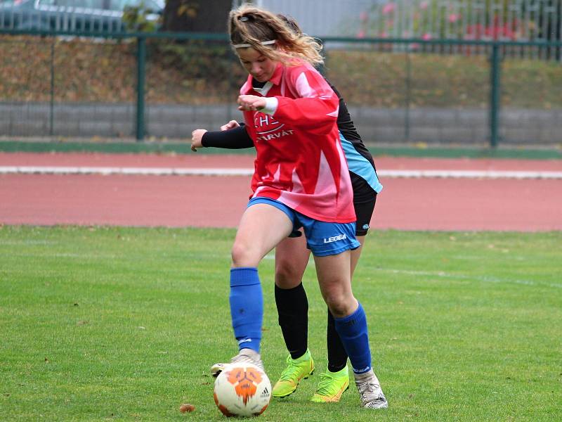 Fotbalový okresní přebor starších žáků: FK Čáslav dívky - SK Zbraslavice 4:1 (2:0).