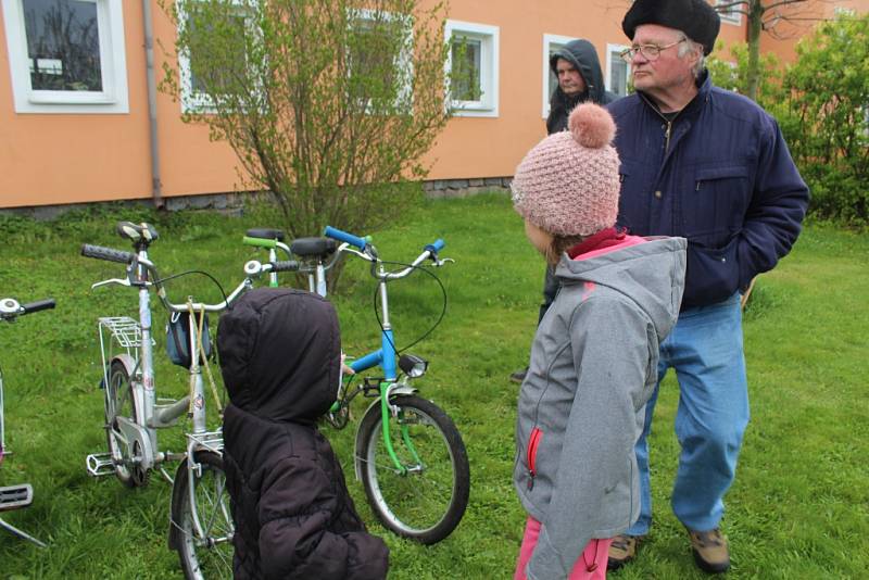 Den s historickou technikou se konal ve Velkém Oseku