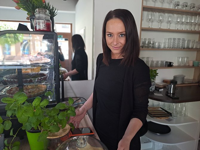 Lucie Křížková si splnila sen a v Čáslavi otevřela kavárnu.