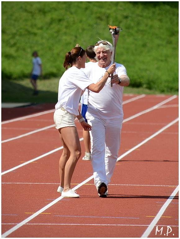 Zuzana Hejnová pomohla zahájit Městské hry 6. olympiády dětí a mládeže v Kutné Hoře, 12. června 2014.