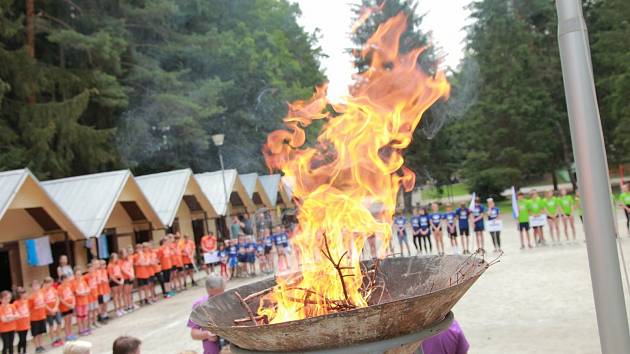 Na sportovním táboře SKP Olympia vzplanul olympijský oheň.
