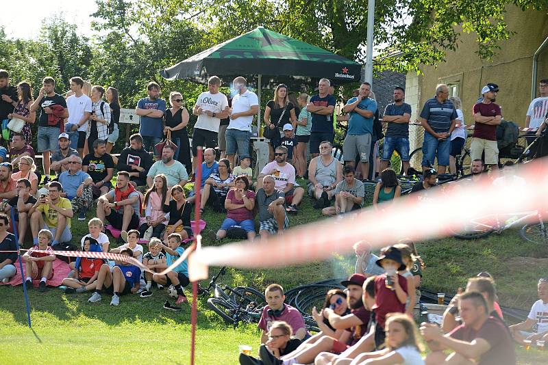 Tomáš Řepka nastoupil k prvnímu soutěžnímu utkání za Červené Janovice ve III. třídě na Kutnohorsku na hřišti Viktorie Sedlec B.