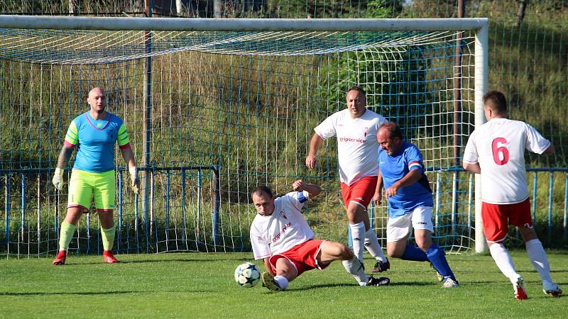 Fotbalová IV. třída, skupina B: TJ Sokol Malín B - TJ Sokol Červené Janovice B 4:3 pk (0:3).