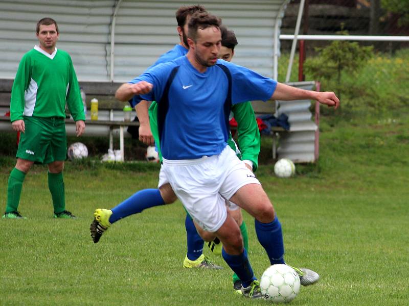 Fotbalová III. třída: TJ Sokol Červené Janovice - FC Bílé Podolí B 1:2 pk (0:0).