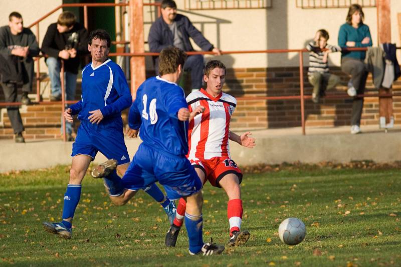 Z utkání OP Křesetice - Sedlec, sobota 1. listopadu 2008