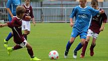 Z přátelského fotbalového zápasu: FK Uhlířské Janovice (mladší žáci) - FK Čáslav dívky (starší žákyně) 6:6 (3:2).