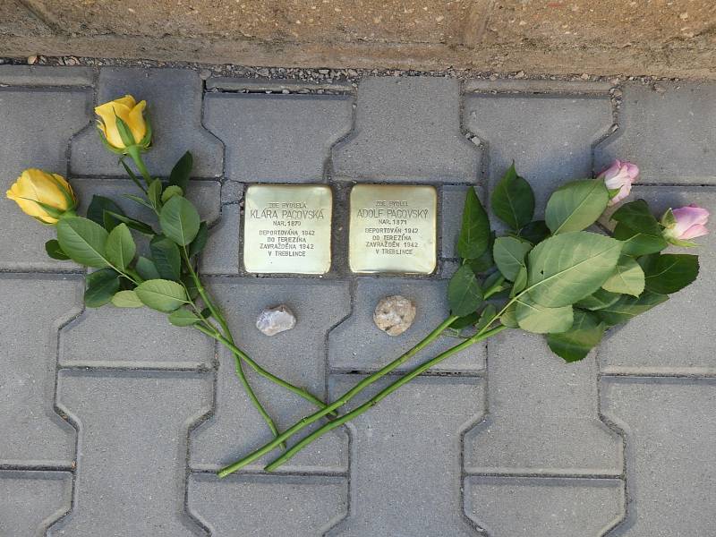 Z odhalení kamenů zmizelých v Čáslavi 3. října 2021.