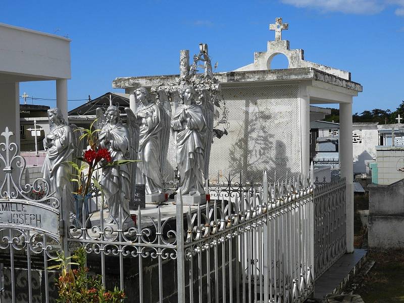 Nejfotografovanější hřbitov světa je v karibském Guadeloupe.