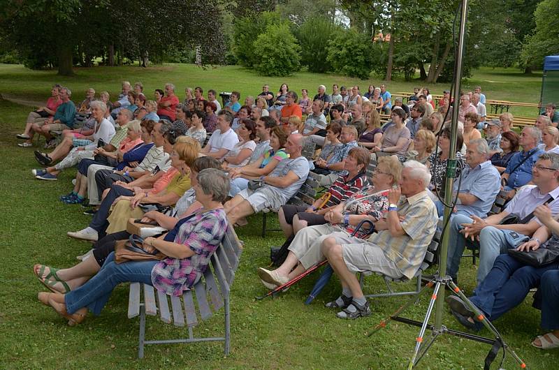 Melody Makers v zámeckém parku ve Zruči nad Sázavou