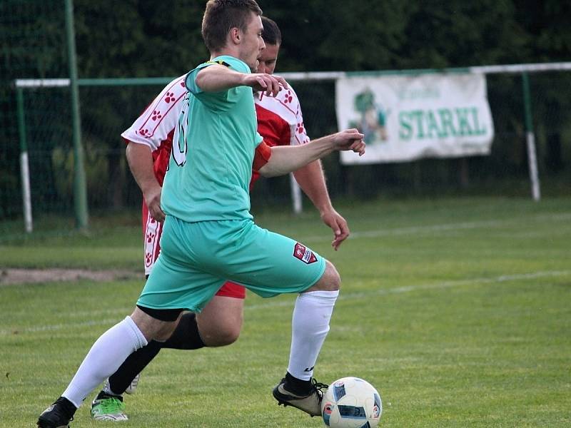 Mistrovské fotbalové utkání III. třídy: FC Bílé Podolí B - TJ Sokol Červené Janovice 1:1 (0:0), na penalty 1:4.