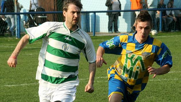 18. kolo III. třídy: Sázava B - Kaňk 2:1, 21. dubna 2013.