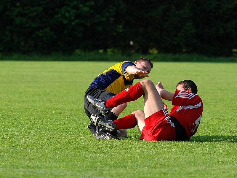 22. kolo I. B třídy: Tupadly - Pečky, 23. května 2010.