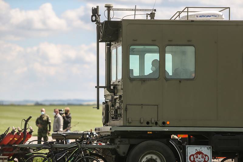 Z úspěšné certifikace display pilotů letounů L-159 ALCA na letišti v Čáslavi.