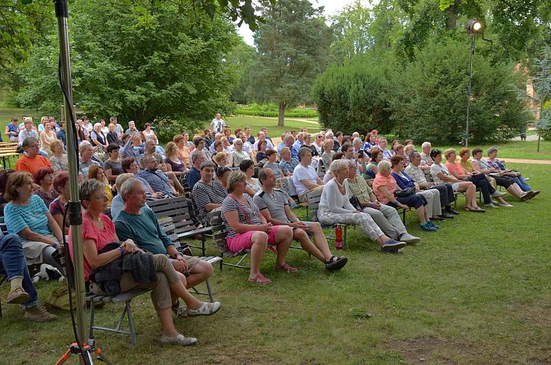 Melody Makers v zámeckém parku ve Zruči nad Sázavou